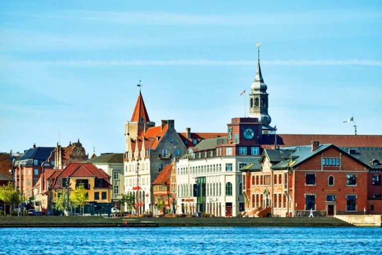 Hire a Coach in Aalborg for Festivals and Conferences