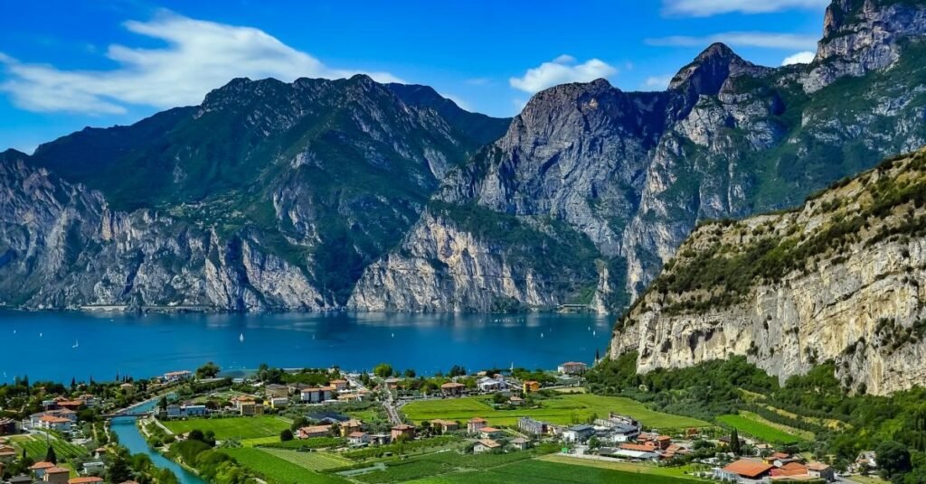 "Group coach rental Lake Garda"