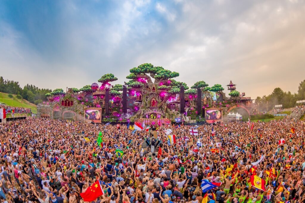 "Music festival shuttle Europe"

