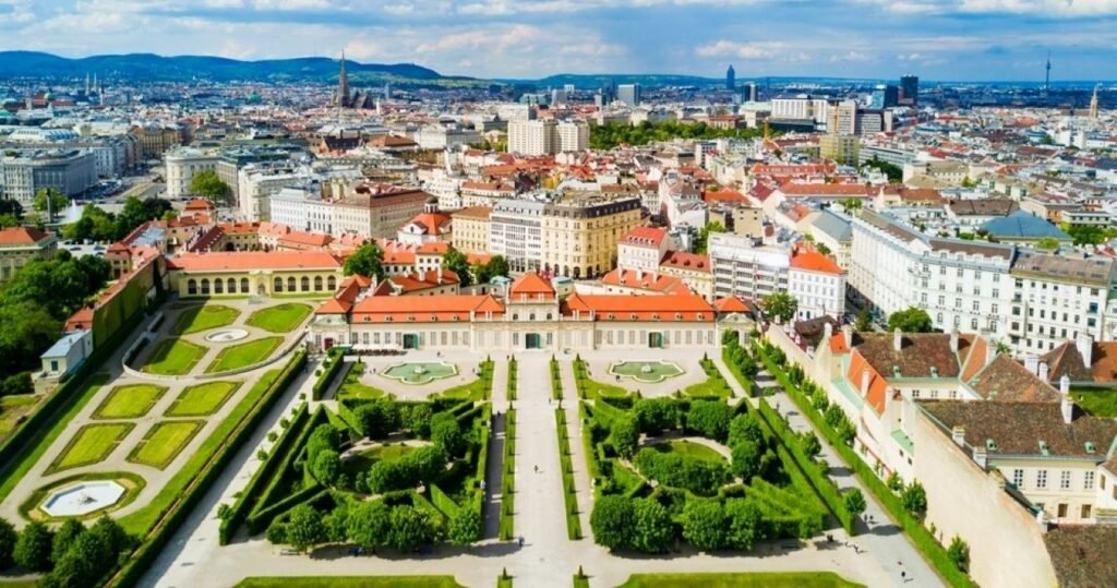 Long Distance Coach Service Vienna to Budapest 