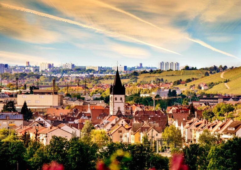 Budget travel from Milan to Nice by coach