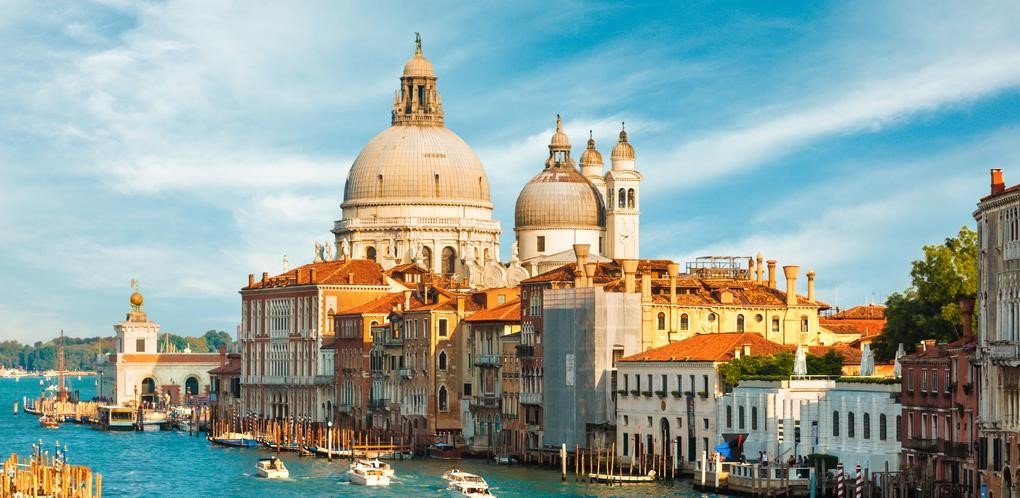 Affordable Rome to Venice coach hire

