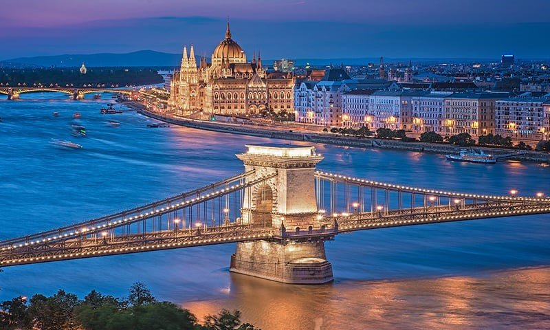 "High-End Coach Tours Europe"

