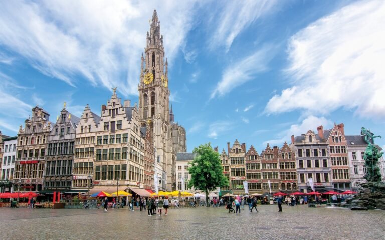 "Antwerp Art and Culture Group Transport"