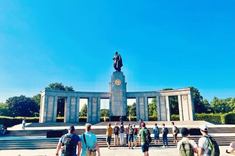 Educational coach tours Berlin