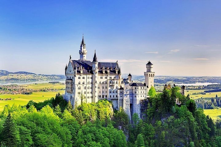 Munich to Neuschwanstein Castle bus tour

