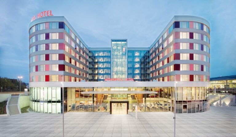 Stuttgart Airport Shuttle for Large Groups