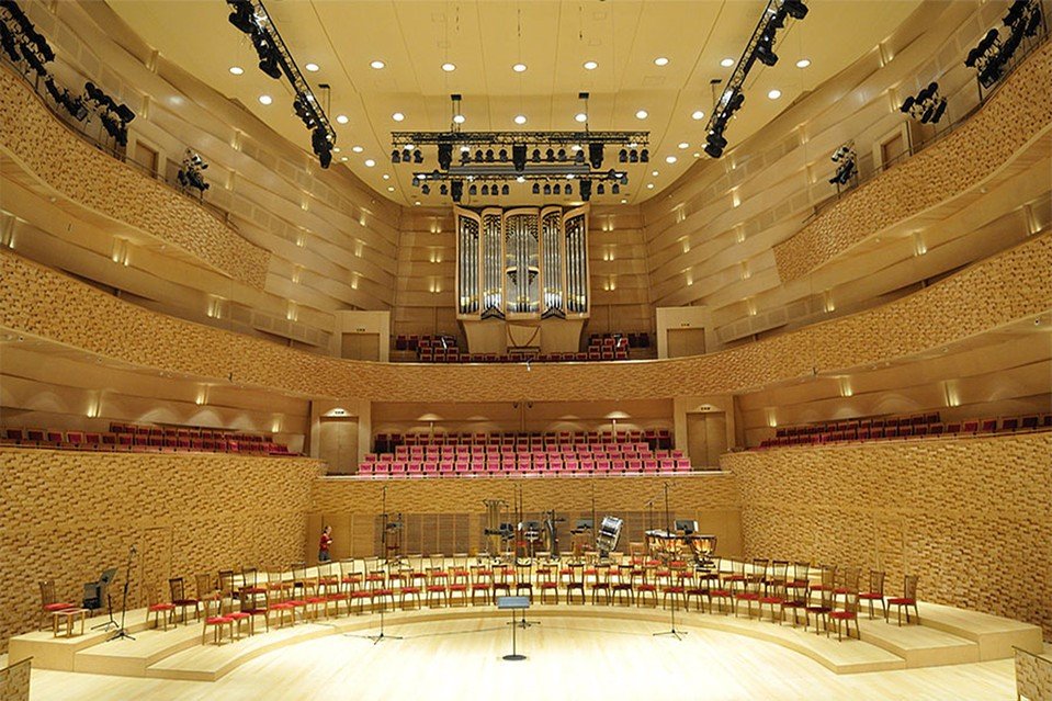 Touring coach hire for theatre troupes