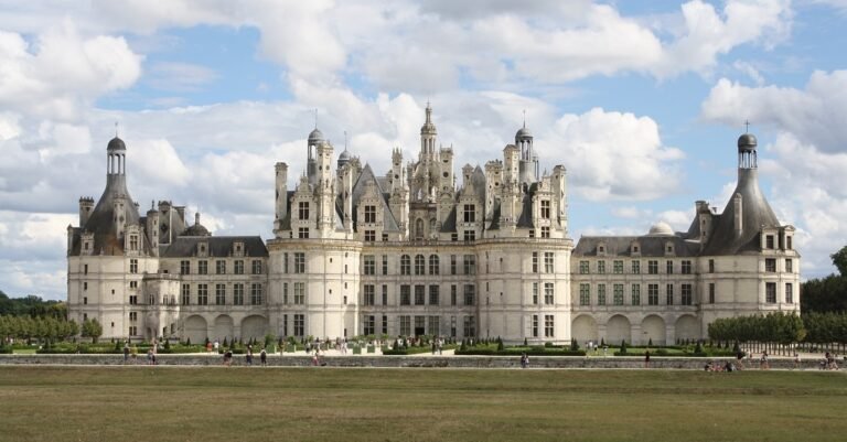 Luxury Coach Tour to Château de Chambord