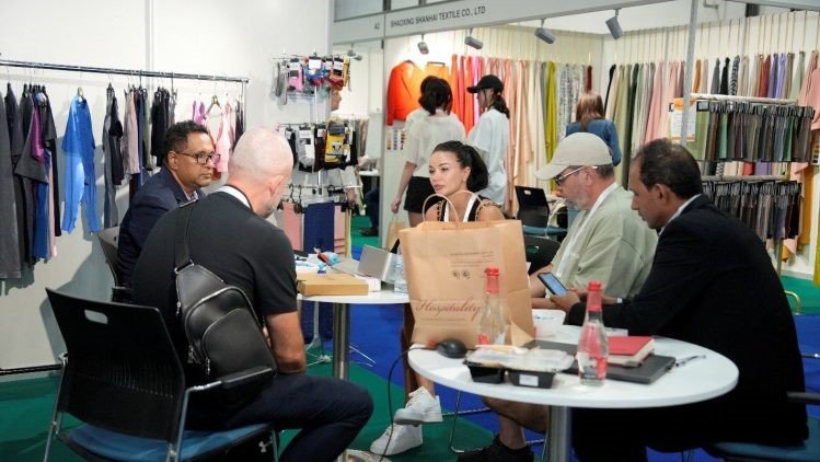 Group Transport for Textile Exhibitions

