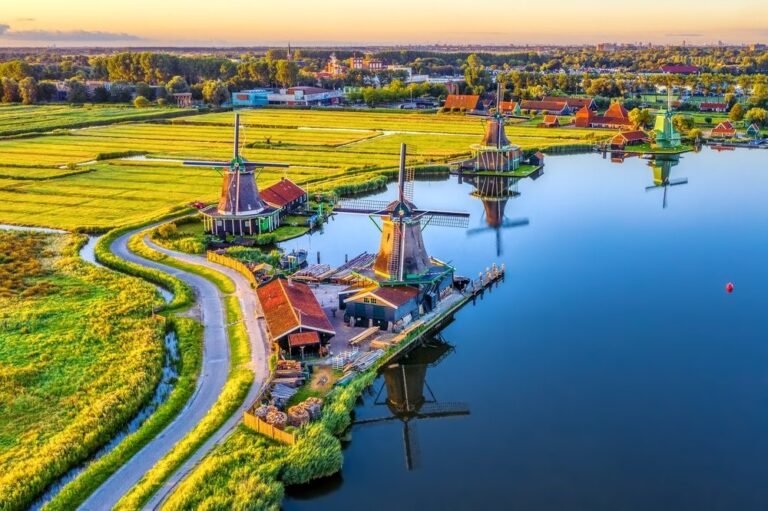 Windmills and Canal Tours from Amsterdam