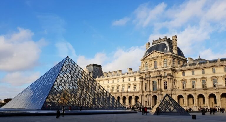 Multi-City Art Tour Coach Hire in Europe