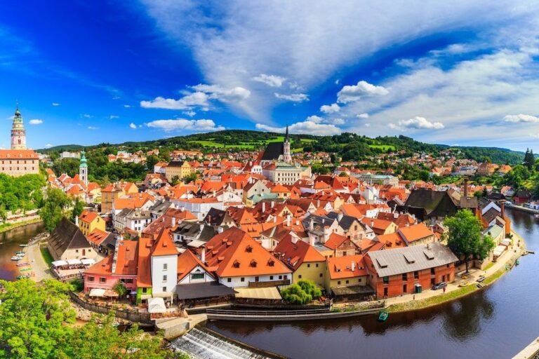 Munich to Neuschwanstein Castle bus tour