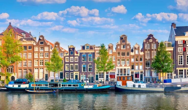 Amsterdam King's Day charter service