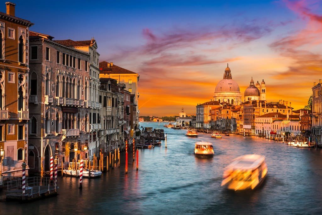 Paris Venice Valentine’s Day Group Coach Travel