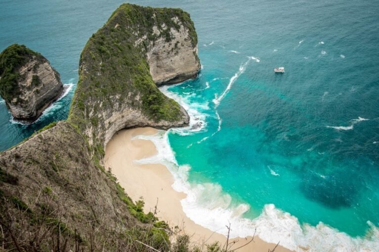 Digital Nomad Group Travel by Coach