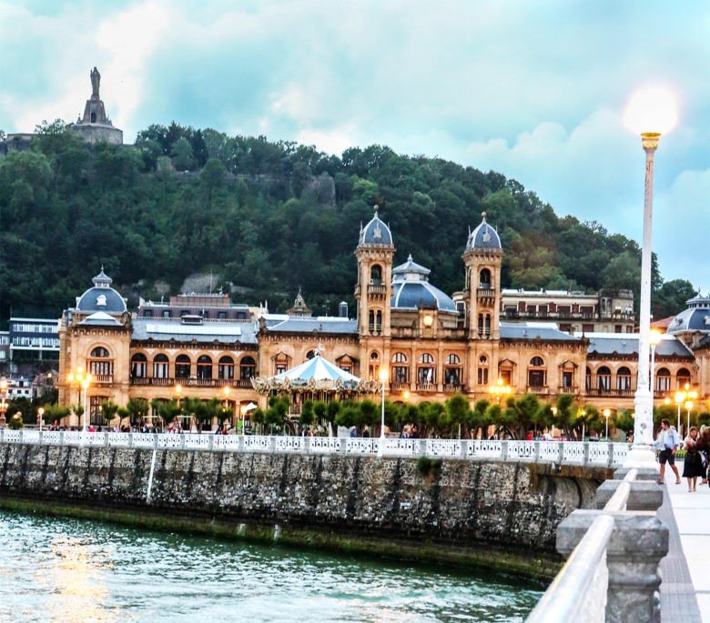 Foodie Group Coach Trips to San Sebastián