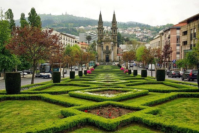 Coach Travel in Northern Portugal – From Porto to Guimarães