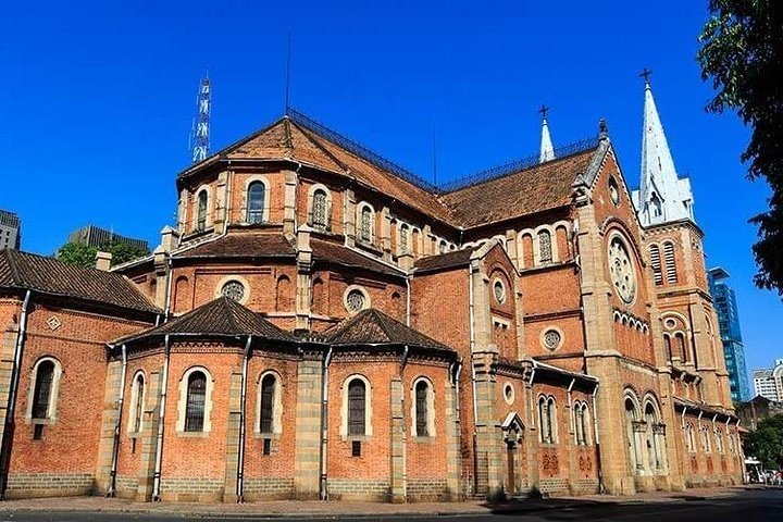 Cultural Trips for Vietnamese Families in Europe