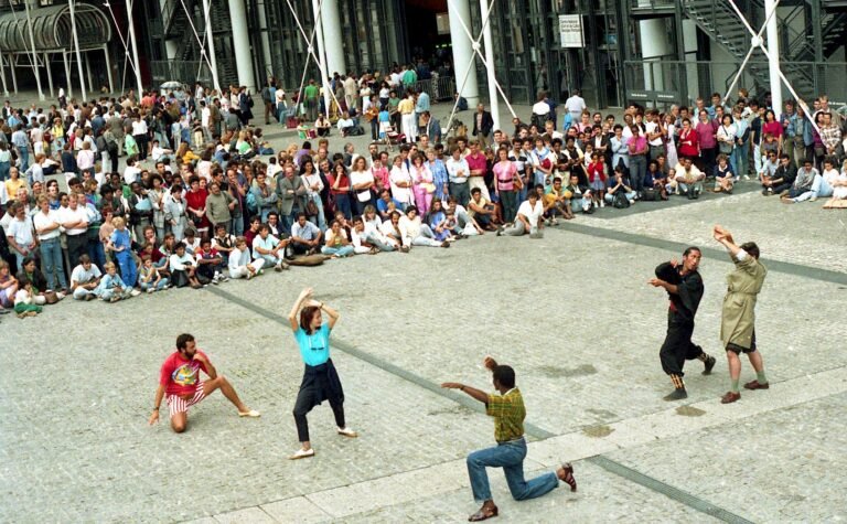 Tour Coach Services for Street Theatre Troupes