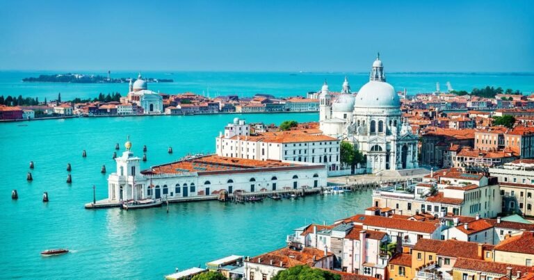 Venice Mainland Coach Hire with Island Access