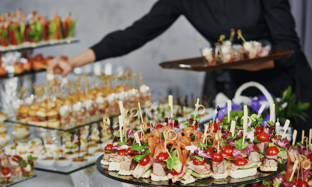 Charter Coach with Premium Onboard Meals