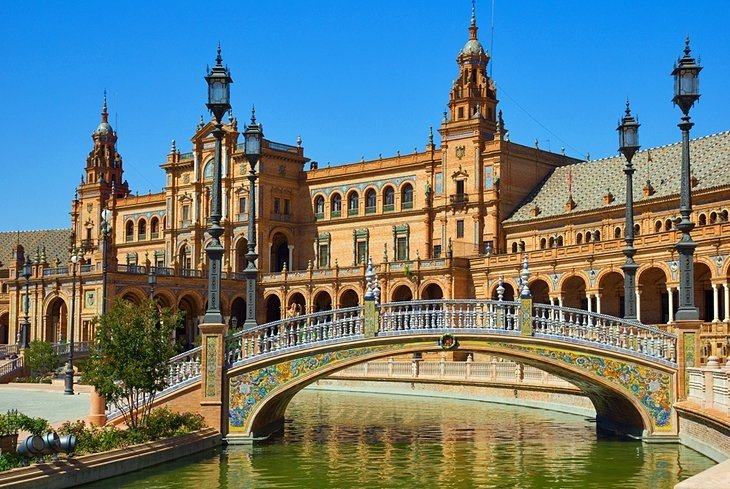 Private Coach Tours in Seville, Granada and Córdoba