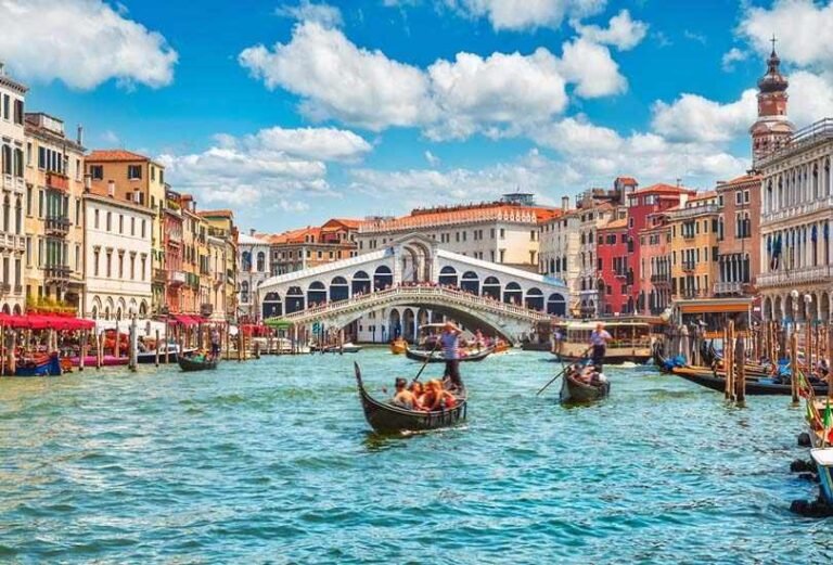 Paris Venice Valentine’s Day Group Coach Travel