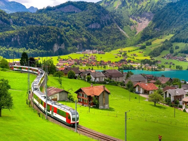 Hybrid Itinerary Coach and Rail Packages