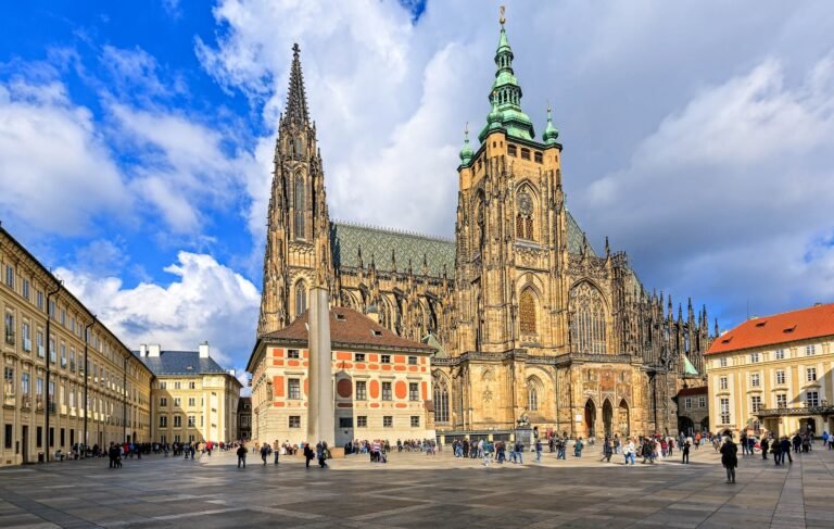 Berlin Wall and Iron Curtain Coach Tours