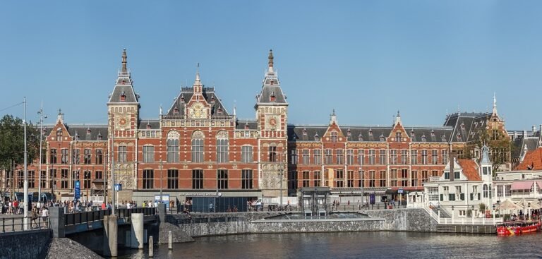 Charter Coach Amsterdam to Rotterdam