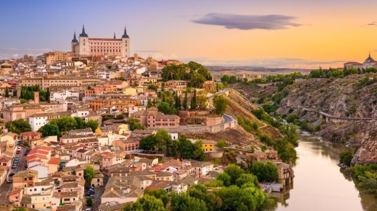 Luxury Coach Transfer Madrid to Toledo