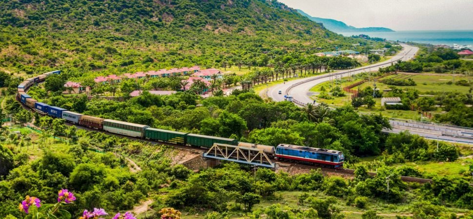 Scenic Rail Route Coach Transfers for Train Lovers