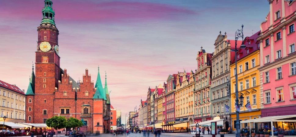 Wrocław minibus rental for historical tours