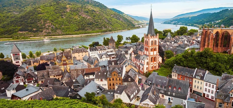 Private coach hire Rhine Gorge