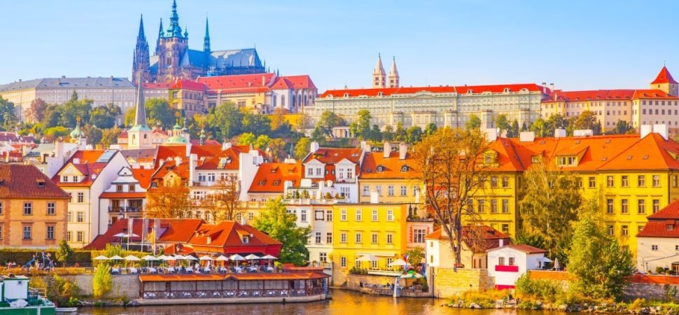 Corporate Coach Hire Vienna to Prague