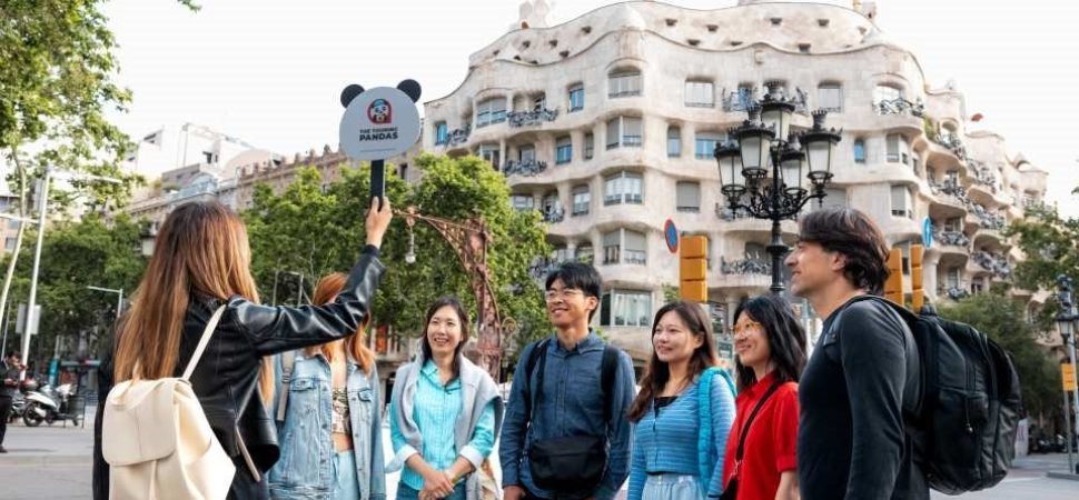 Tour Bus Hire with Multilingual Tour Manager