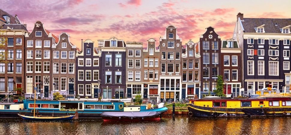 Luxury coach hire Schiphol Airport