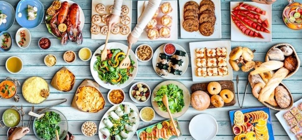 Charter Coach with Premium Onboard Meals