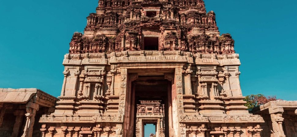 Historical Coach Tours Across Europe