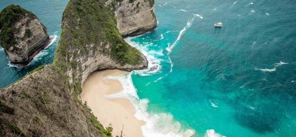 Digital Nomad Group Travel by Coach