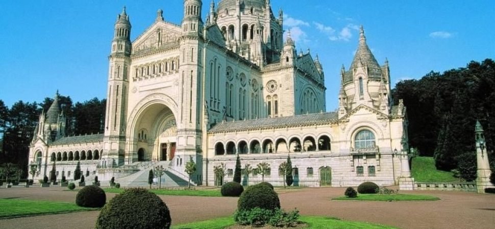 France Religious Tour Coach Hire to Lourdes