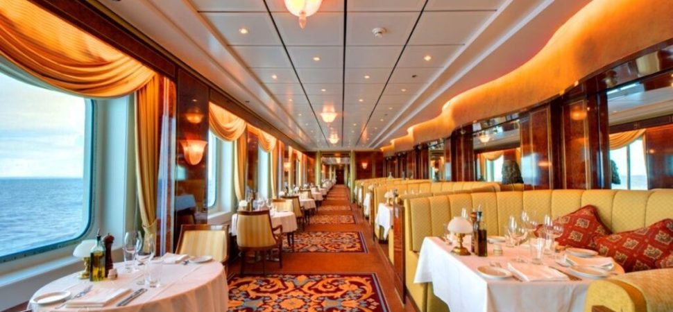 Fine Dining on Luxury Coaches