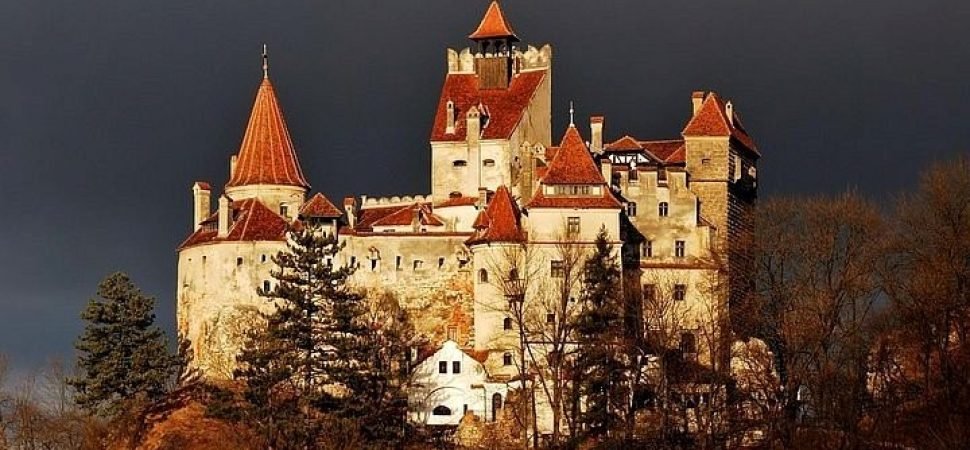 Bran Castle Tour from Brașov by Coach