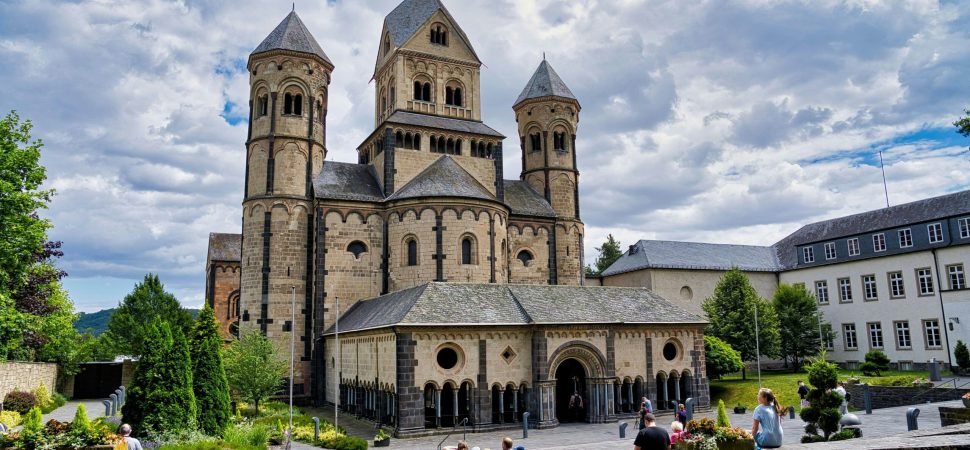 Fairy Tale Castle Coach Tour – Burg Eltz, Germany