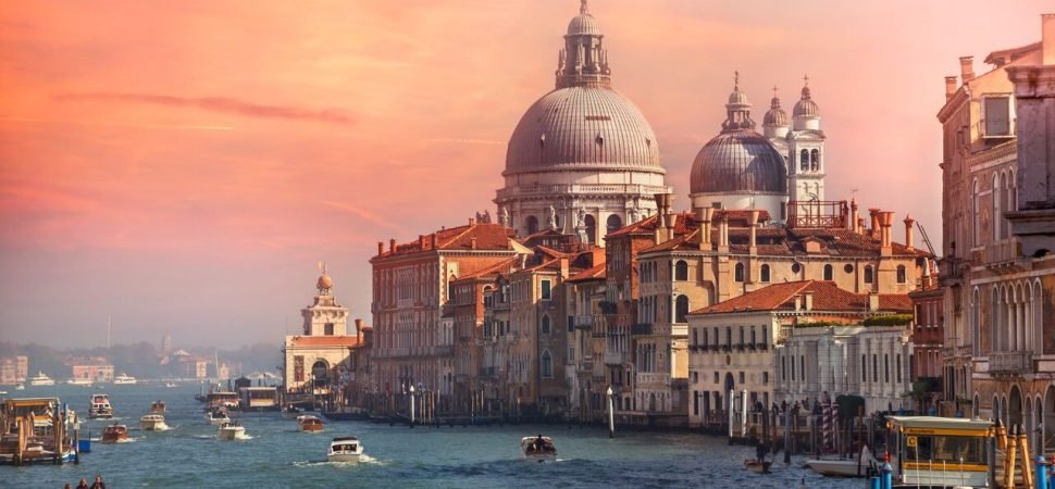 France to Italy Coach Hire for Groups