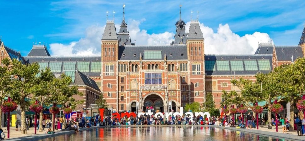 Art and architecture school travel Europe