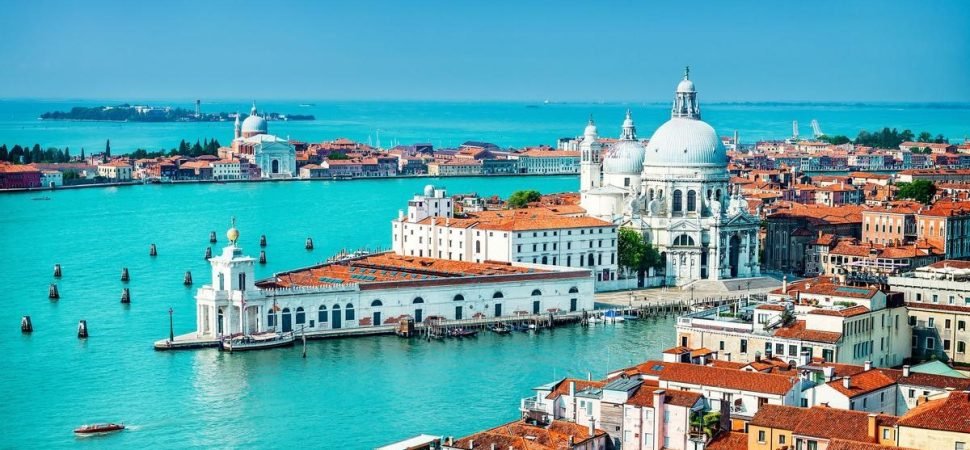 Venice Mainland Coach Hire with Island Access