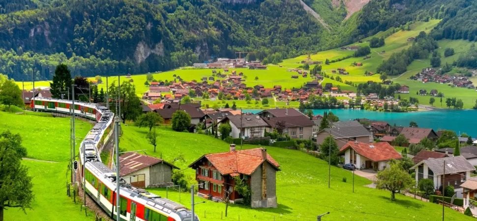 Hybrid Itinerary Coach and Rail Packages